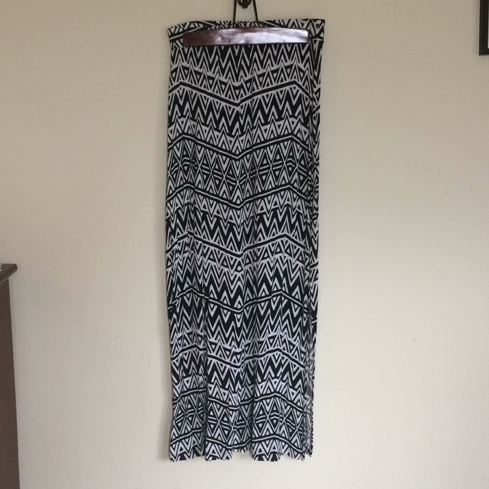 Black and white maxi skirt